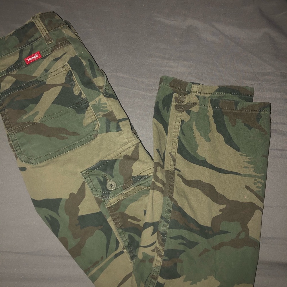 Camo cargo pants !
